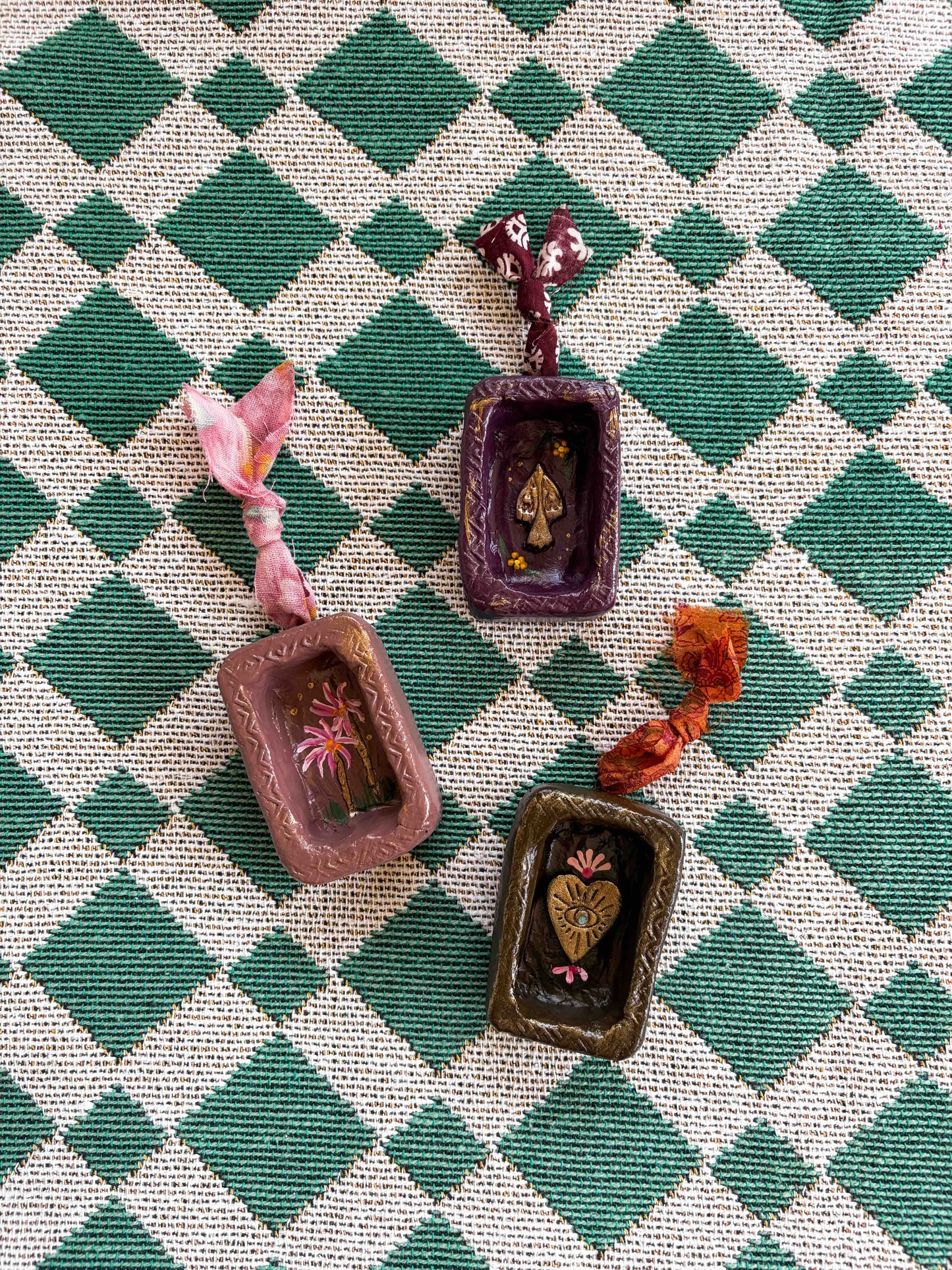 MINI NISJE BROWN HEART