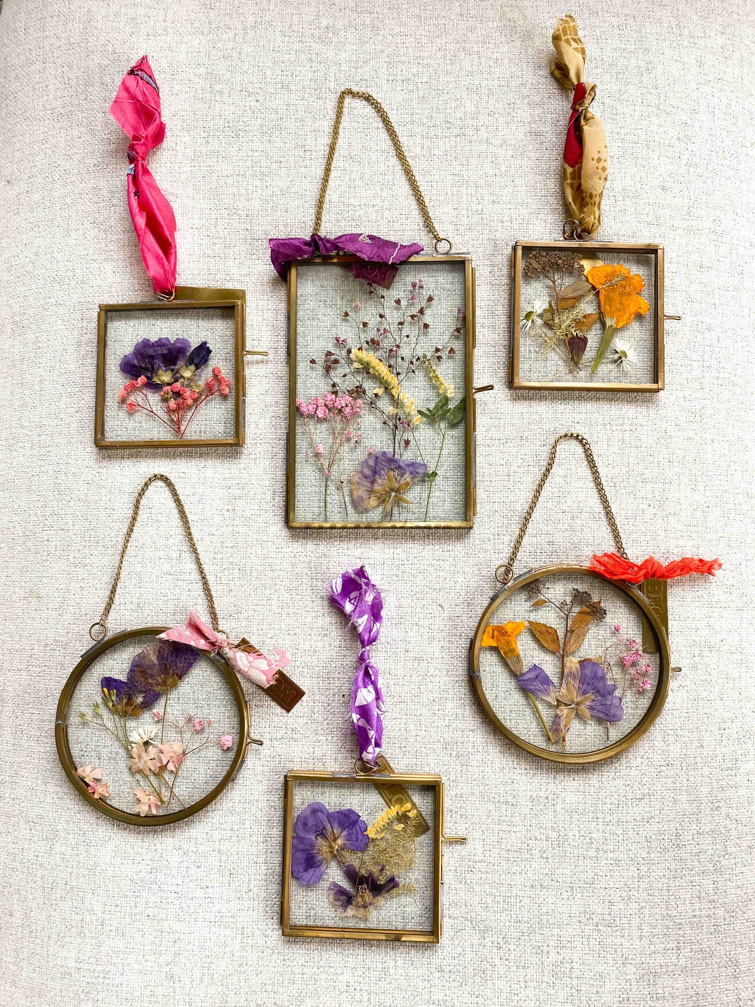 Lijstjes met droogbloemen