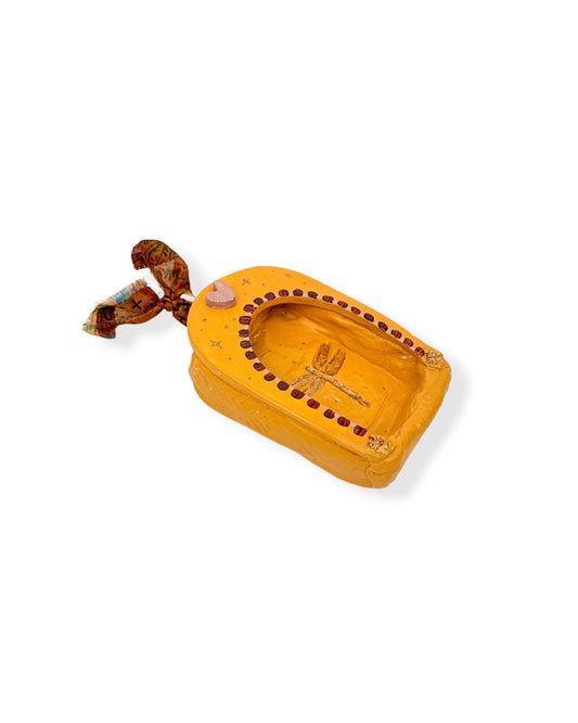 HANDGEMAAKT MINI NISJE YELLOW