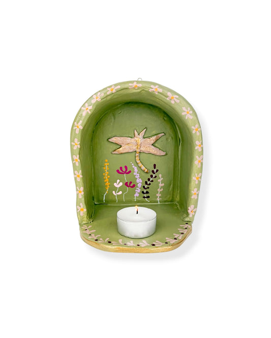 ALTAAR TEMPEL GREEN FLOWERS