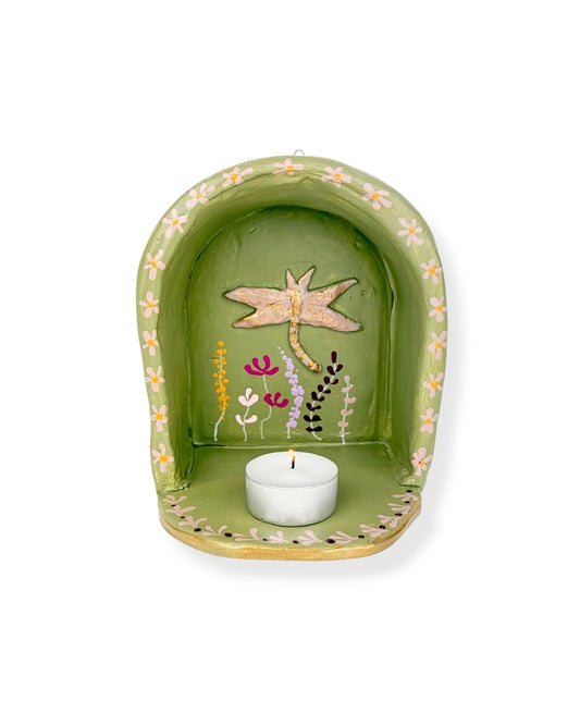 ALTAAR TEMPEL GREEN FLOWERS